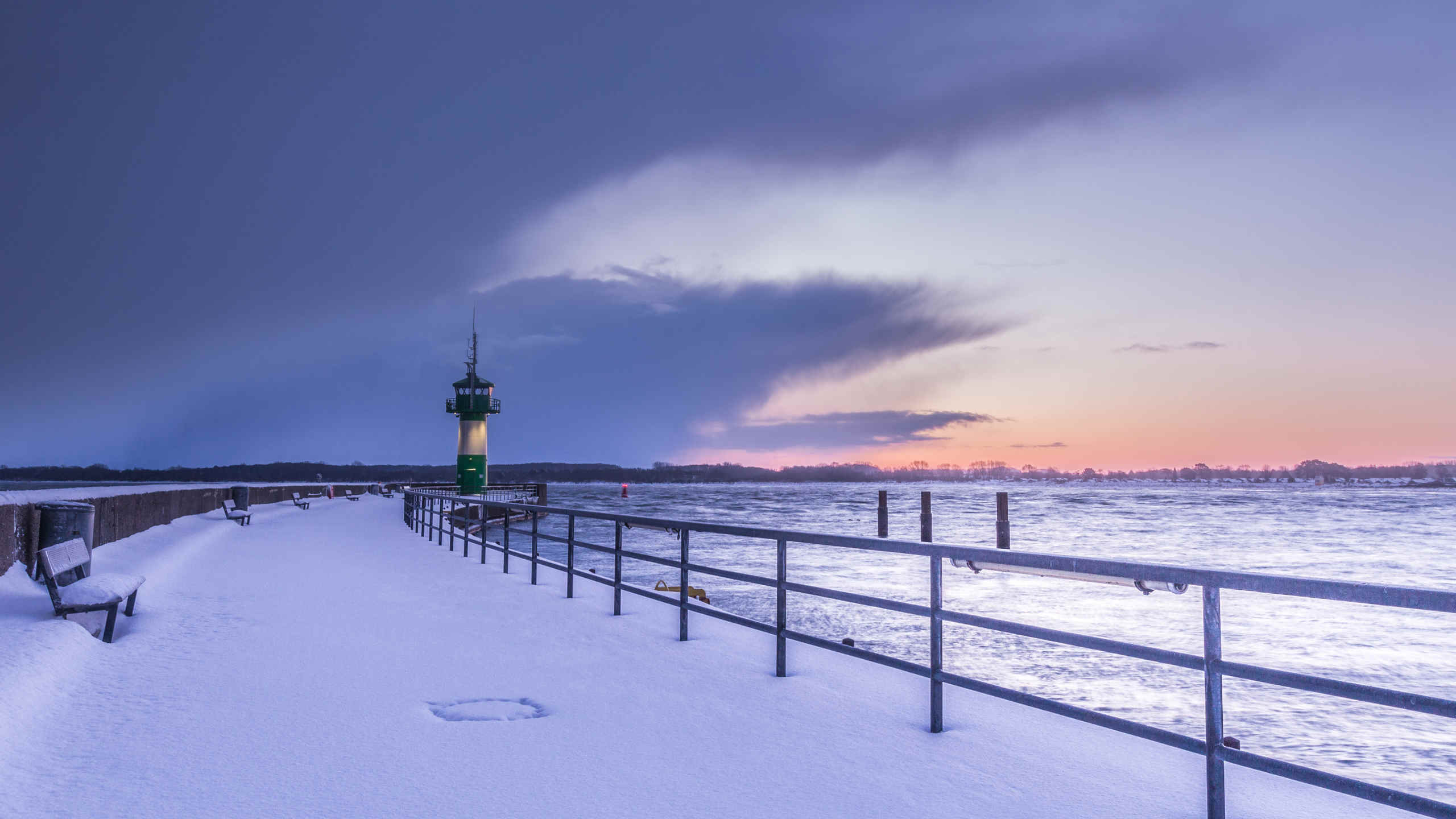 Nordermole im Schnee